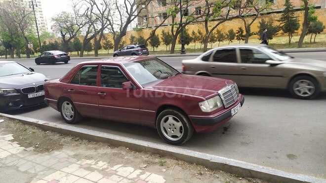 Mercedes E 220 1993, 553,970 km - 2.2 l - Bakı