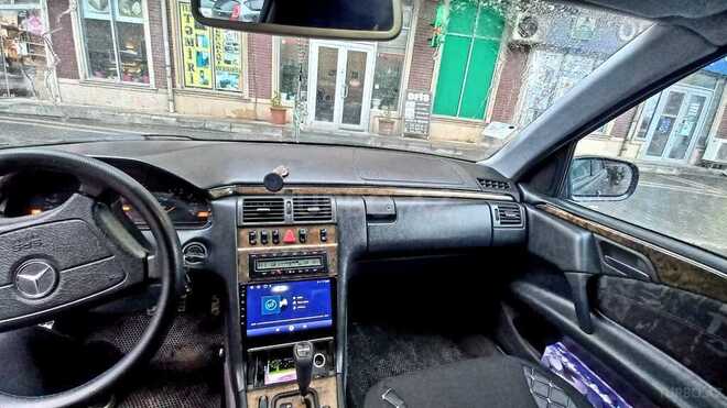 Mercedes E 240 1999, 435,000 km - 2.4 l - Bakı
