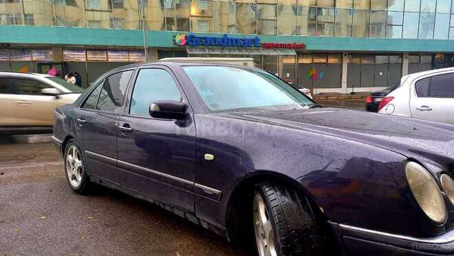 Mercedes E 240 1999, 435,000 km - 2.4 l - Bakı