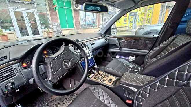 Mercedes E 240 1999, 435,000 km - 2.4 l - Bakı