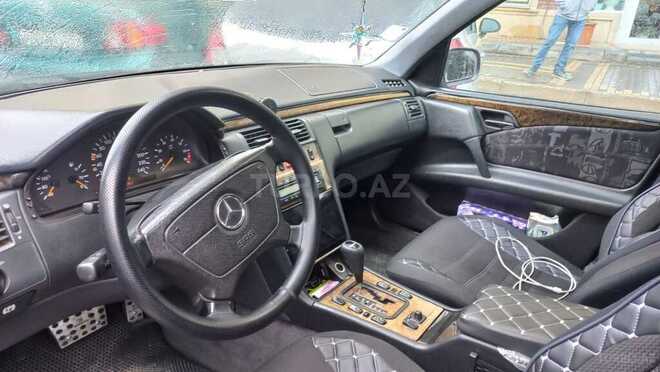 Mercedes E 240 1999, 435,000 km - 2.4 l - Bakı