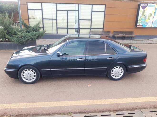 Mercedes E 240 1999, 260,352 km - 2.4 l - Şəmkir