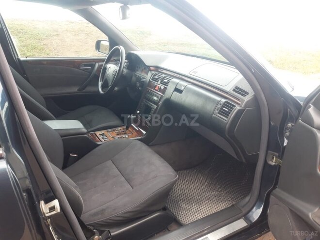 Mercedes E 240 1999, 260,352 km - 2.4 l - Şəmkir