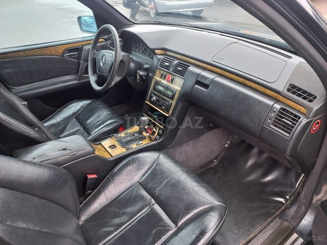 Mercedes E 230 1996, 236,456 km - 2.3 l - Bakı