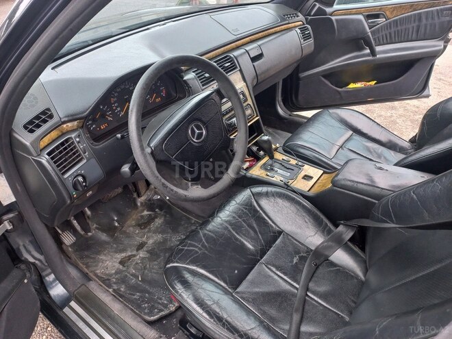 Mercedes E 230 1996, 236,456 km - 2.3 l - Bakı