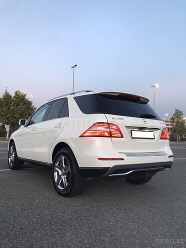 Mercedes  2014, 178,100 km - 2.1 l - Gəncə