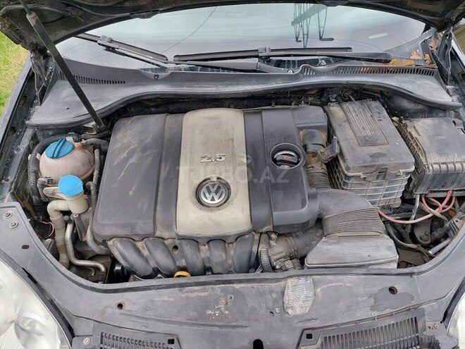 Volkswagen Jetta 2005, 215,500 km - 2.5 l - Bakı