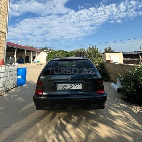 Mercedes C 220 2000, 367,000 km - 2.2 l - Ucar