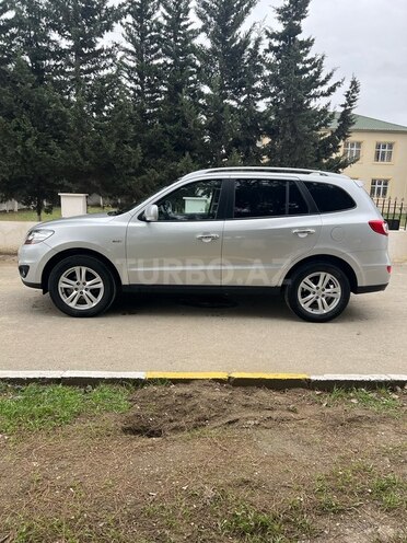 Hyundai Santa Fe 2009, 158,000 km - 2.0 l - Salyan