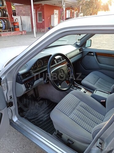Mercedes E 220 1995, 850,000 km - 2.2 l - Hacıqabul