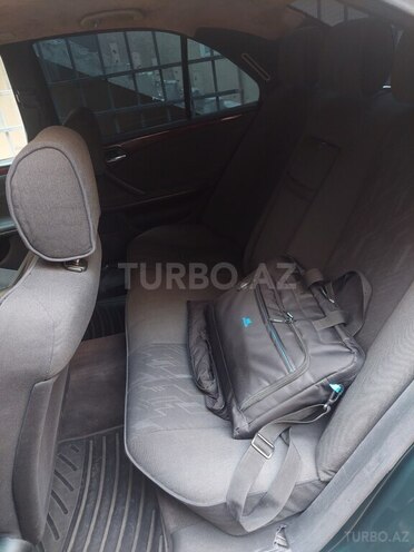 Mercedes E 220 1999, 329,000 km - 2.2 l - Bakı