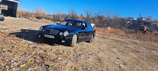 Mercedes E 270 1999, 850,000 km - 2.7 л - Qazax