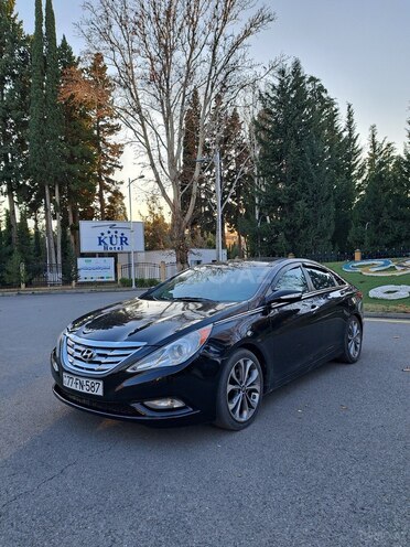 Hyundai Sonata 2013, 241,402 km - 2.0 л - Mingəçevir
