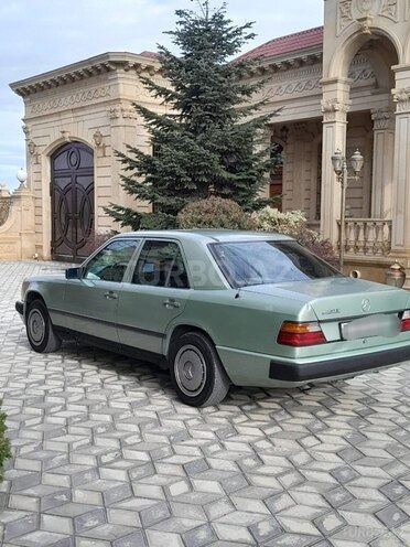Mercedes E 230 1986, 382,456 km - 2.3 l - Şəmkir