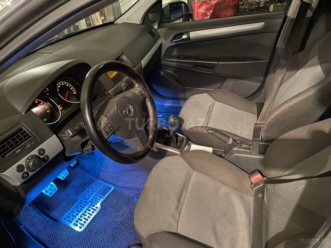 Opel Astra 2005, 233,000 km - 1.4 l - Bakı