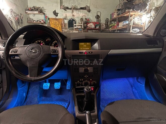 Opel Astra 2005, 233,000 km - 1.4 l - Bakı