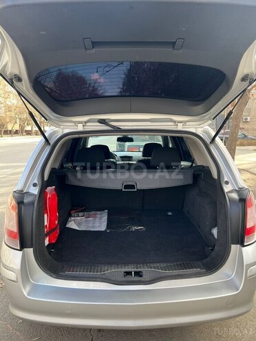 Opel Astra 2009, 289,578 km - 1.4 l - Mingəçevir