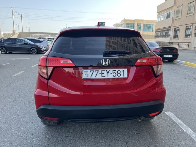 Honda HR-V 2017, 147,141 km - 1.8 l - Bakı