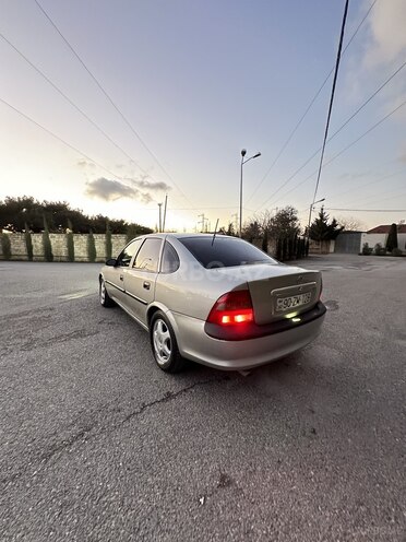 Opel Vectra 1998, 235,000 km - 2.0 л - Bakı
