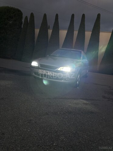Opel Vectra 1998, 235,000 km - 2.0 л - Bakı