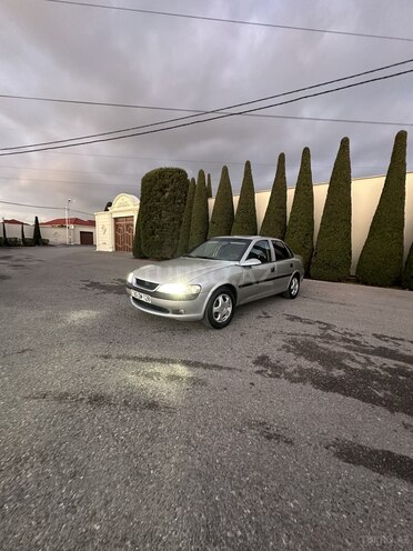 Opel Vectra 1998, 235,000 km - 2.0 л - Bakı