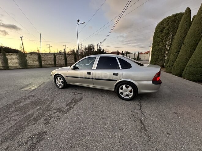 Opel Vectra 1998, 235,000 km - 2.0 л - Bakı