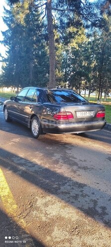 Mercedes E 220 1999, 175,000 km - 2.2 l - Biləsuvar