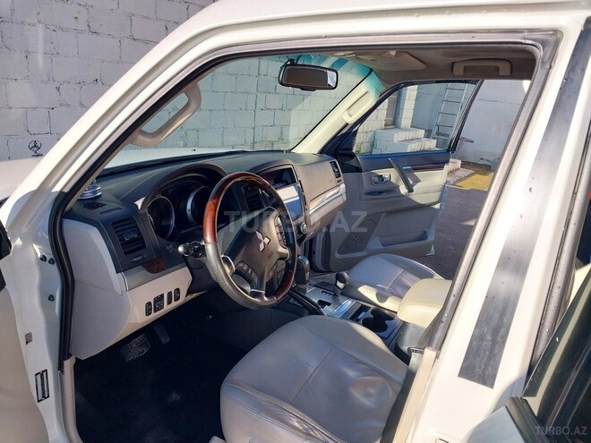 Mitsubishi Pajero 2010, 238,000 km - 3.5 l - Sumqayıt