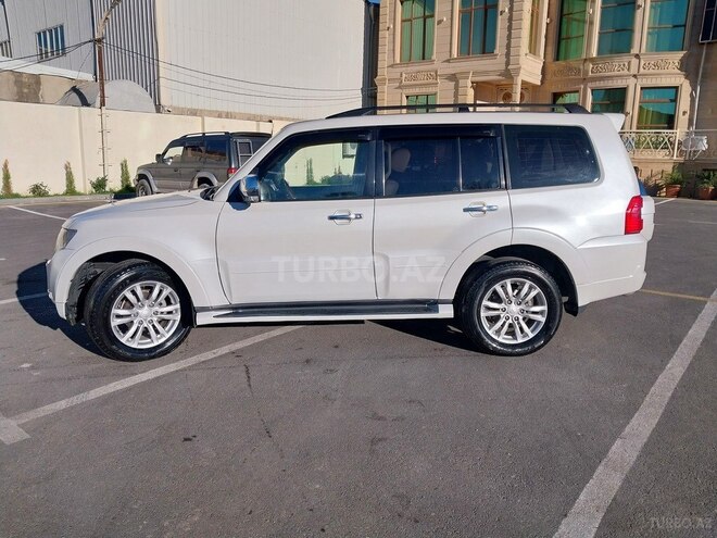 Mitsubishi Pajero 2010, 238,000 km - 3.5 l - Sumqayıt