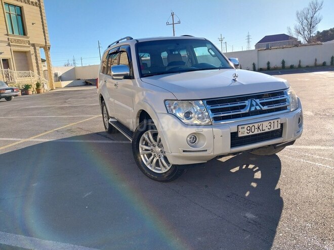 Mitsubishi Pajero 2010, 238,000 km - 3.5 l - Sumqayıt