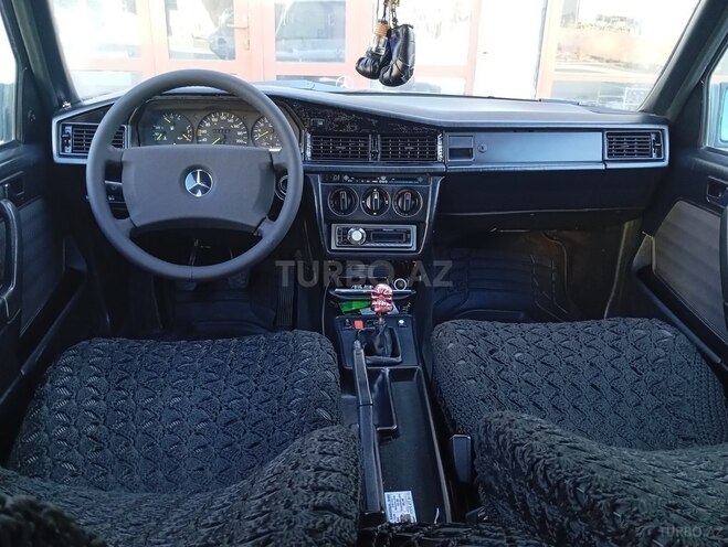 Mercedes 190 1991, 273,465 km - 2.0 l - Zaqatala