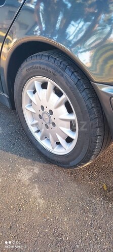 Mercedes E 220 1999, 175,000 km - 2.2 l - Biləsuvar