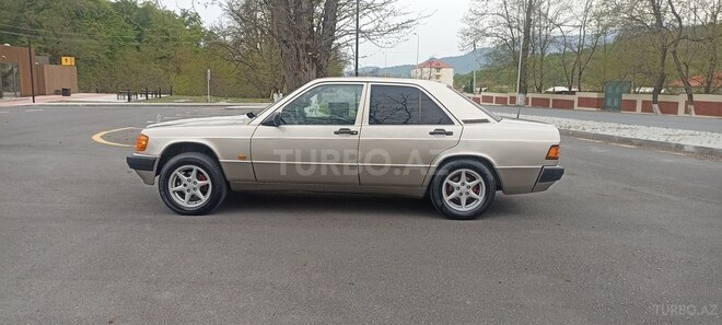 Mercedes 190 1991, 273,465 km - 2.0 l - Zaqatala