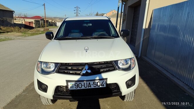 Mitsubishi L200 2013, 245,000 km - 2.5 l - Bakı