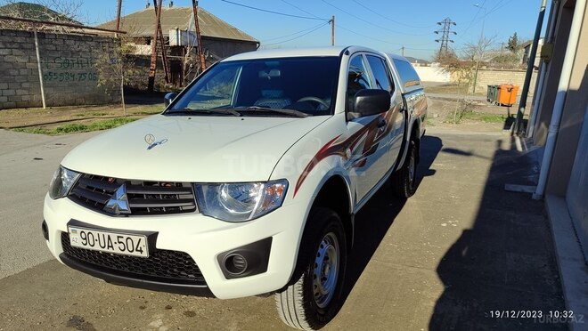 Mitsubishi L200 2013, 245,000 km - 2.5 l - Bakı
