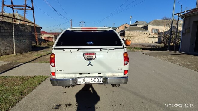 Mitsubishi L200 2013, 245,000 km - 2.5 l - Bakı