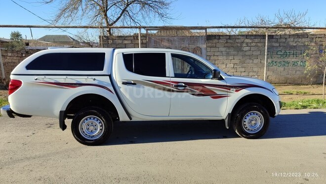 Mitsubishi L200 2013, 245,000 km - 2.5 l - Bakı