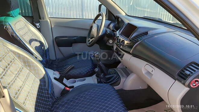 Mitsubishi L200 2013, 245,000 km - 2.5 l - Bakı