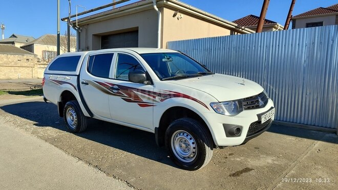 Mitsubishi L200 2013, 245,000 km - 2.5 l - Bakı