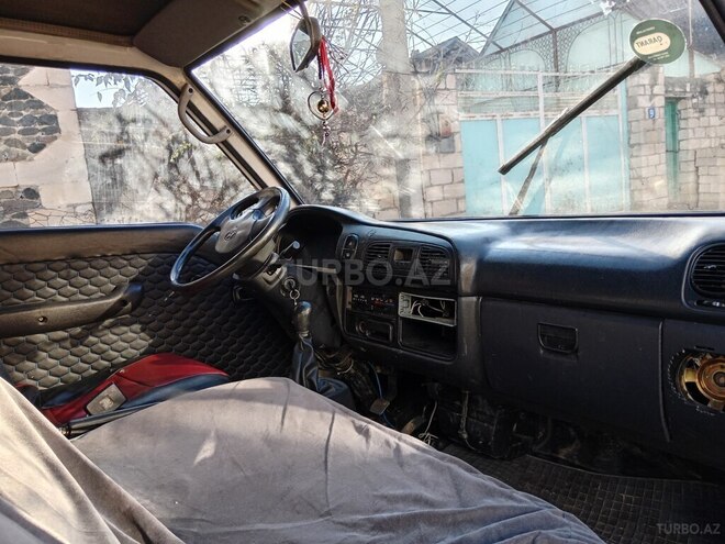 Hyundai H 100 2006, 400,000 km - 2.5 л - Tovuz