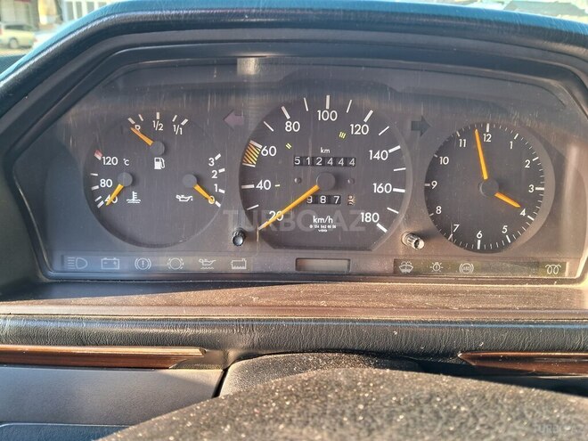 Mercedes E 200 1990, 512,000 km - 2.0 л - Qazax