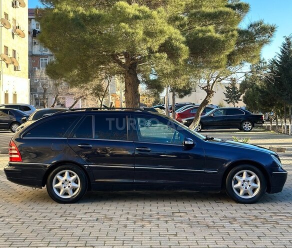 Mercedes C 220 2002, 238,000 km - 2.2 l - Sumqayıt