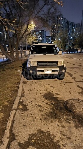 Mitsubishi Pajero io 1999, 320,000 km - 1.8 l - Bakı