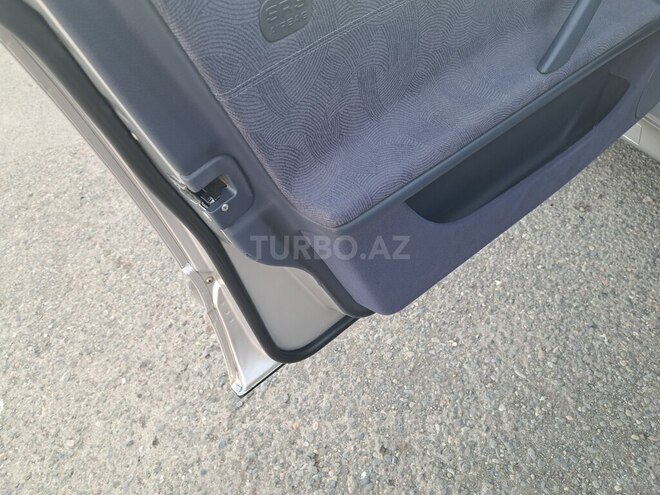 Mercedes E 240 2000, 187,000 km - 2.4 l - Gəncə