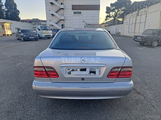 Mercedes E 240 2000, 187,000 km - 2.4 l - Gəncə