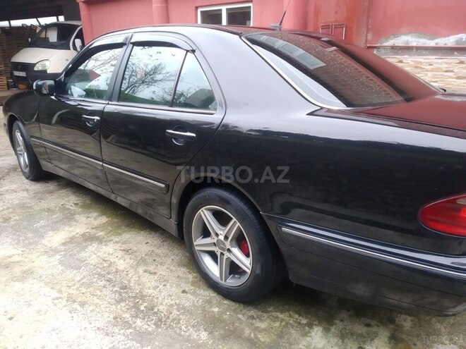 Mercedes E 220 2001, 375,000 km - 2.2 l - Astara