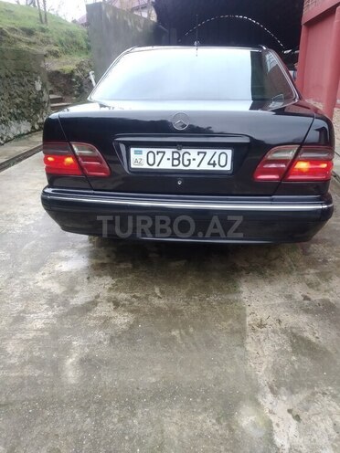 Mercedes E 220 2001, 375,000 km - 2.2 l - Astara