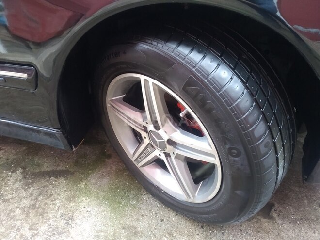 Mercedes E 220 2001, 375,000 km - 2.2 l - Astara