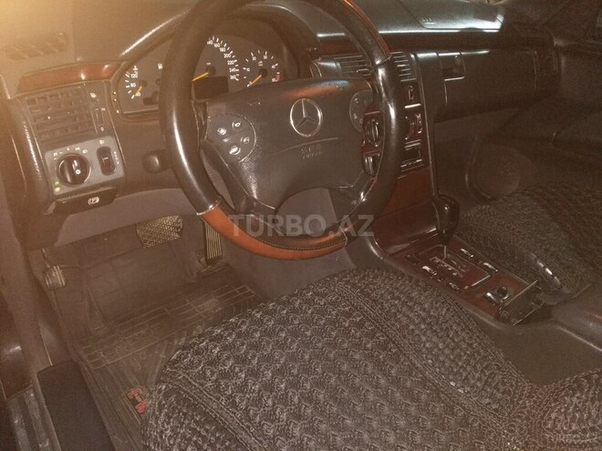 Mercedes E 220 2001, 375,000 km - 2.2 l - Astara
