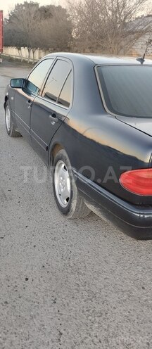 Mercedes E 240 1998, 270,000 km - 2.4 л - Bakı